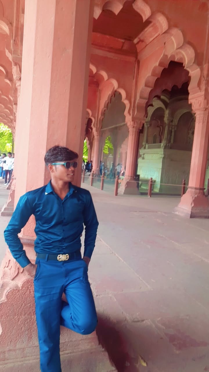 कितनी प्यारी आँखें